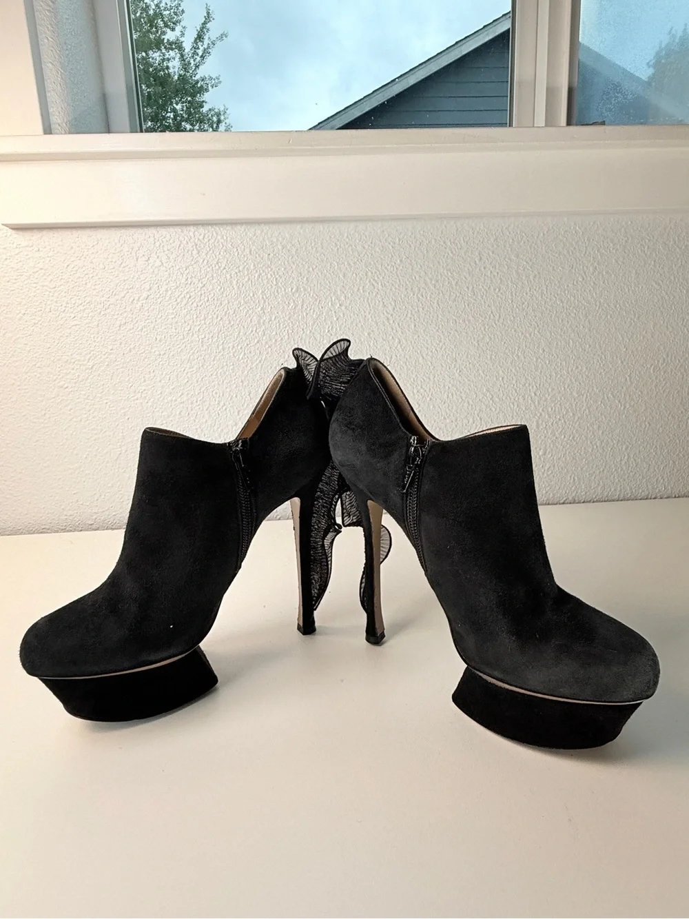 Nicholas Kirkwood Black Suede Ruffle Heel Platform Booties Size 38 With Dustbag
